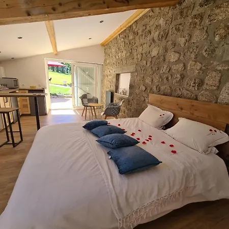 Bed & Breakfast Lover Les Chaizes